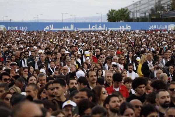 بابا الفاتيكان يختتم زيارته إلى لبنان بقداس حاشد في بيروت بابا الفاتيكان يختتم زيارته إلى لبنان بقداس حاشد في بيروت - سبوتنيك عربي