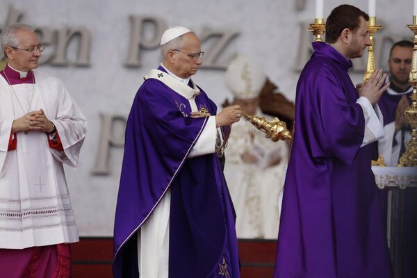 بابا الفاتيكان يختتم زيارته إلى لبنان بقداس حاشد في بيروت بابا الفاتيكان يختتم زيارته إلى لبنان بقداس حاشد في بيروت - سبوتنيك عربي