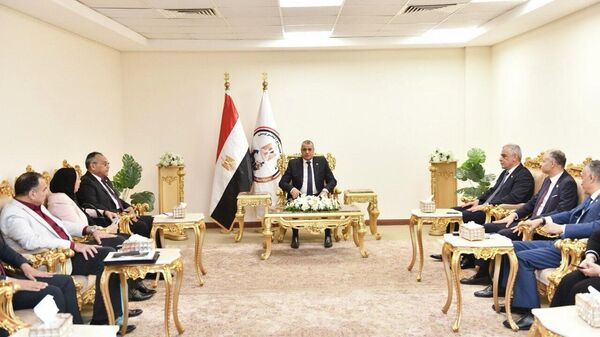 وزير الدولة للإنتاج الحربي المصري، المهندس محمد صلاح الدين مصطفى، يلتقي عددا من الصحفيين على هامش معرض إيديكس 2025، 2 ديسمبر/ كانون الأول 2025 - سبوتنيك عربي