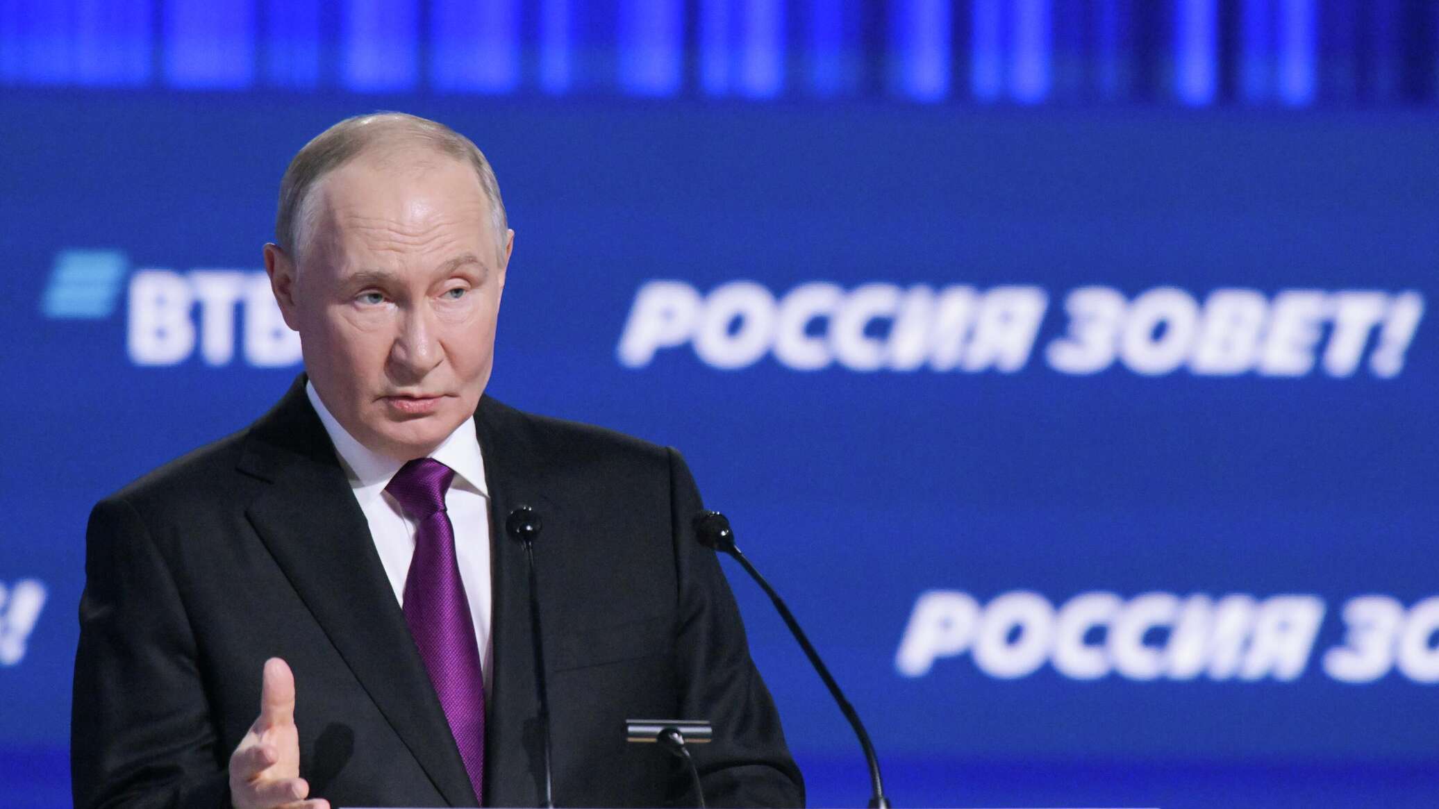 بوتين: ينبغي توسيع إمكانيات استخدام العملات الوطنية للتسويات في مجموعة "بريكس"