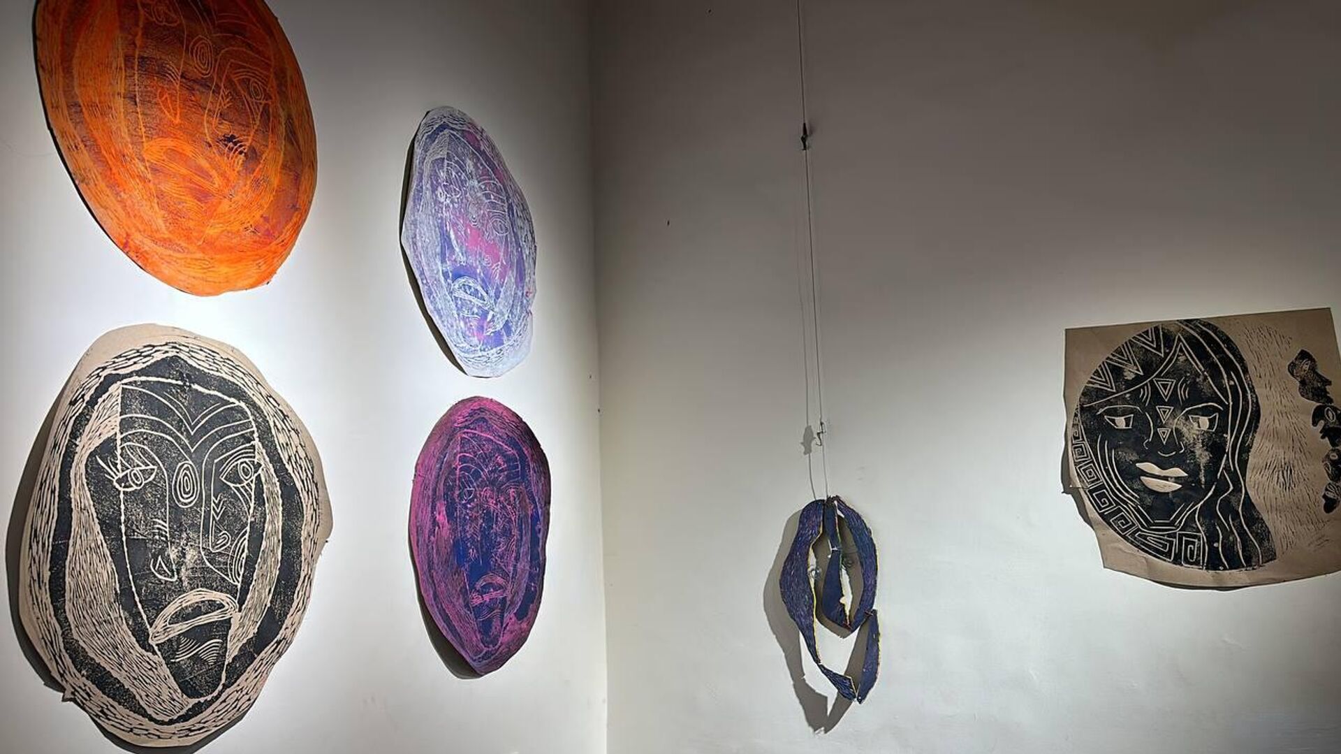 بمشاركة 34 دولة... الجزائر تحتضن المهرجان الدولي للفن التشكيلي المعاصر التاسع - سبوتنيك عربي, 1920, 02.12.2025