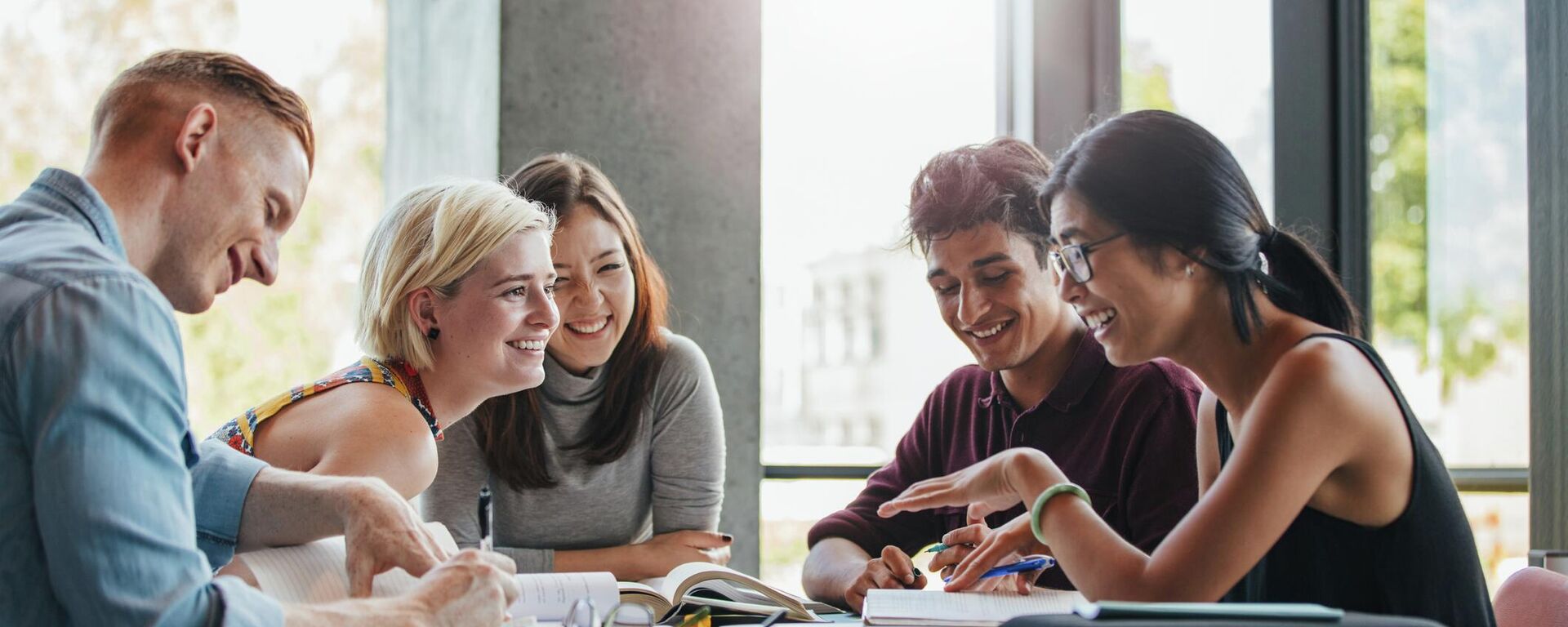 دمغتنا تتناغم عندما نتعاون - سبوتنيك عربي, 1920, 02.12.2025