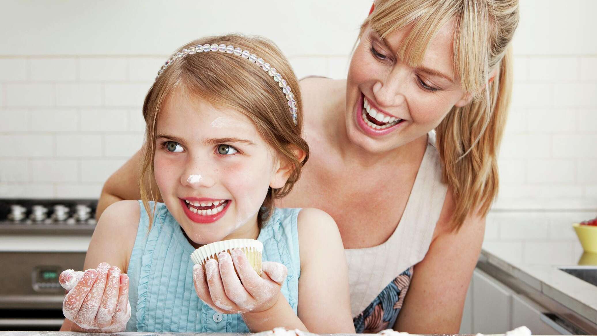 دراسة توضح مايحدث في الفم عند تناول السكر