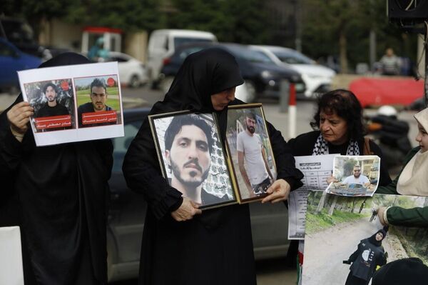 &quot;الحرية للمعتقلين اللبنانيين... اعتصام في بيروت ضد العدوان الإسرائيلي والاغتيالات والتقصير الرسمي&quot; - سبوتنيك عربي