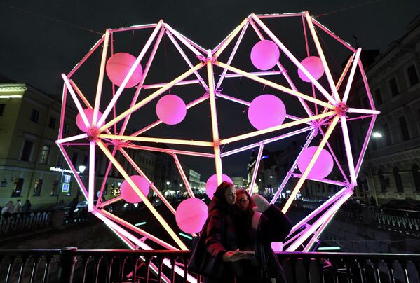 إضاءة رأس السنة الجديدة في سانت بطرسبرغ. إضاءة رأس السنة الجديدة في سانت بطرسبرغ. - سبوتنيك عربي