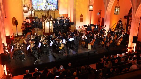  أمسية موسيقية في الكنيسة الإنجيلية الأرمنية الأولى في العاصمة اللبنانية بيروت، 5 ديسمبر/ كانون الأول 2025 - سبوتنيك عربي