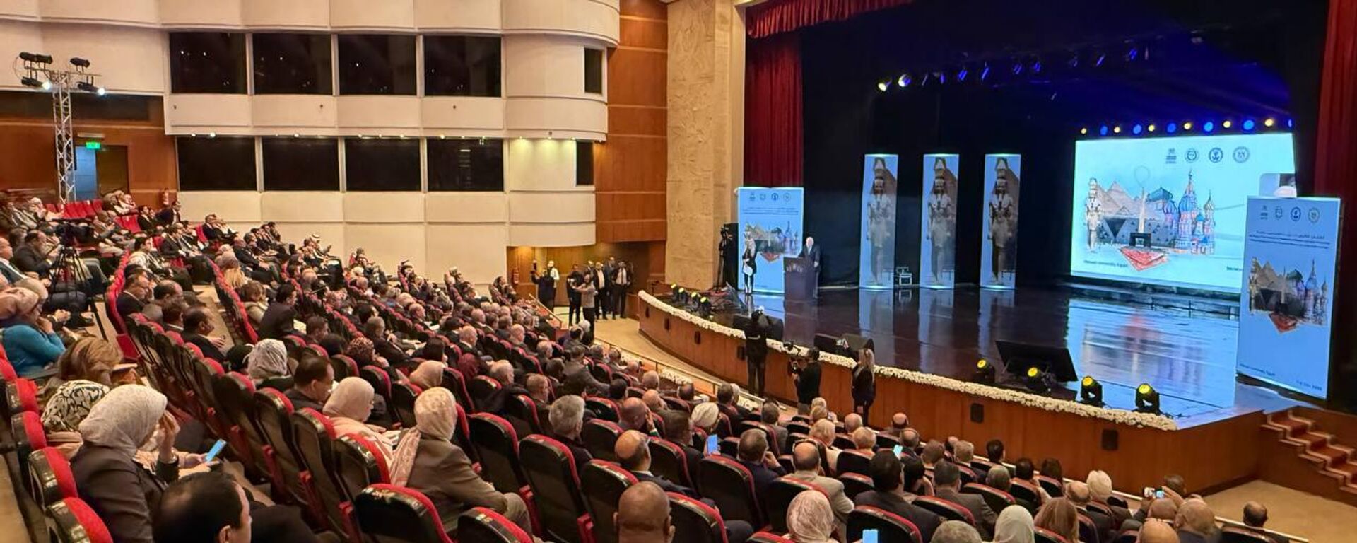 انطلاق فعاليات المنتدى الخامس لـ اتحاد رؤساء الجامعات الروسية والعربية بالقاهرة - سبوتنيك عربي, 1920, 07.12.2025