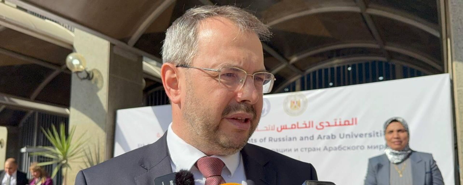 نائب وزير العلوم والتعليم العالي الروسي، كونستانتين موغيليفيسكي - سبوتنيك عربي, 1920, 07.12.2025
