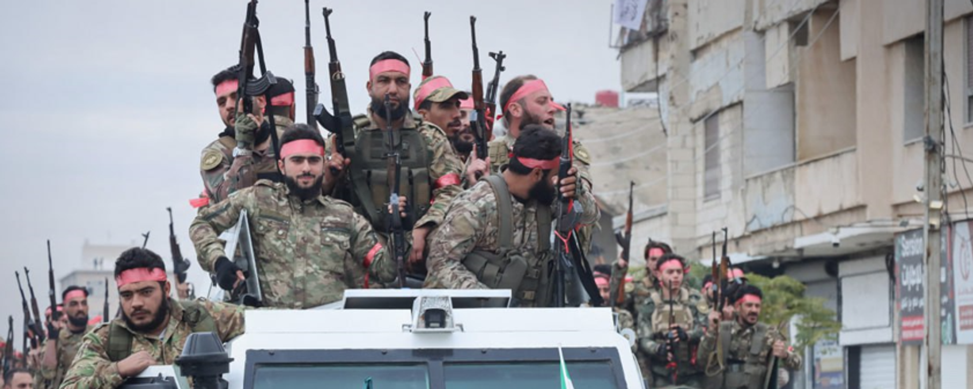 الشرع يشهد عرض عسكري في دمشق  - سبوتنيك عربي, 1920, 08.12.2025