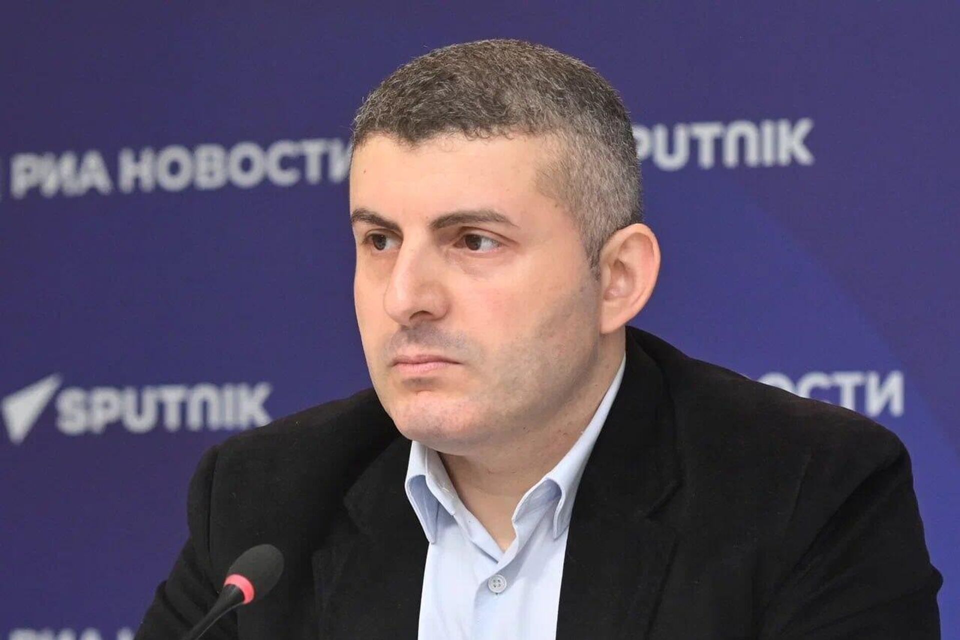 سبوتنيك تنظم ورشة عمل مع اليمن اليوم حول أخلاقيات الذكاء الاصطناعي في العمل الصحفي - سبوتنيك عربي, 1920, 08.12.2025