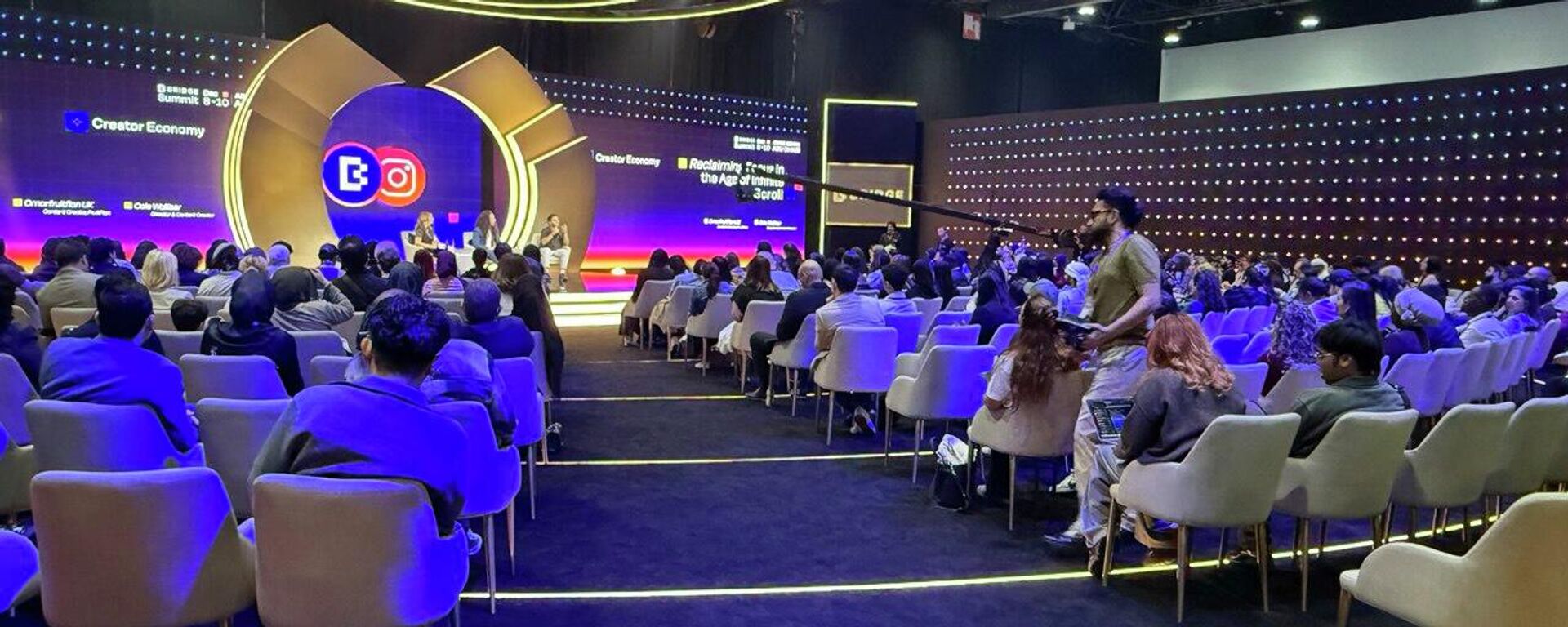 تواصل فعاليات قمة بريدج لليوم الثاني في أبو ظبي حول مستقبل الإعلام في عصر الذكاء الاصطناعي - سبوتنيك عربي, 1920, 09.12.2025