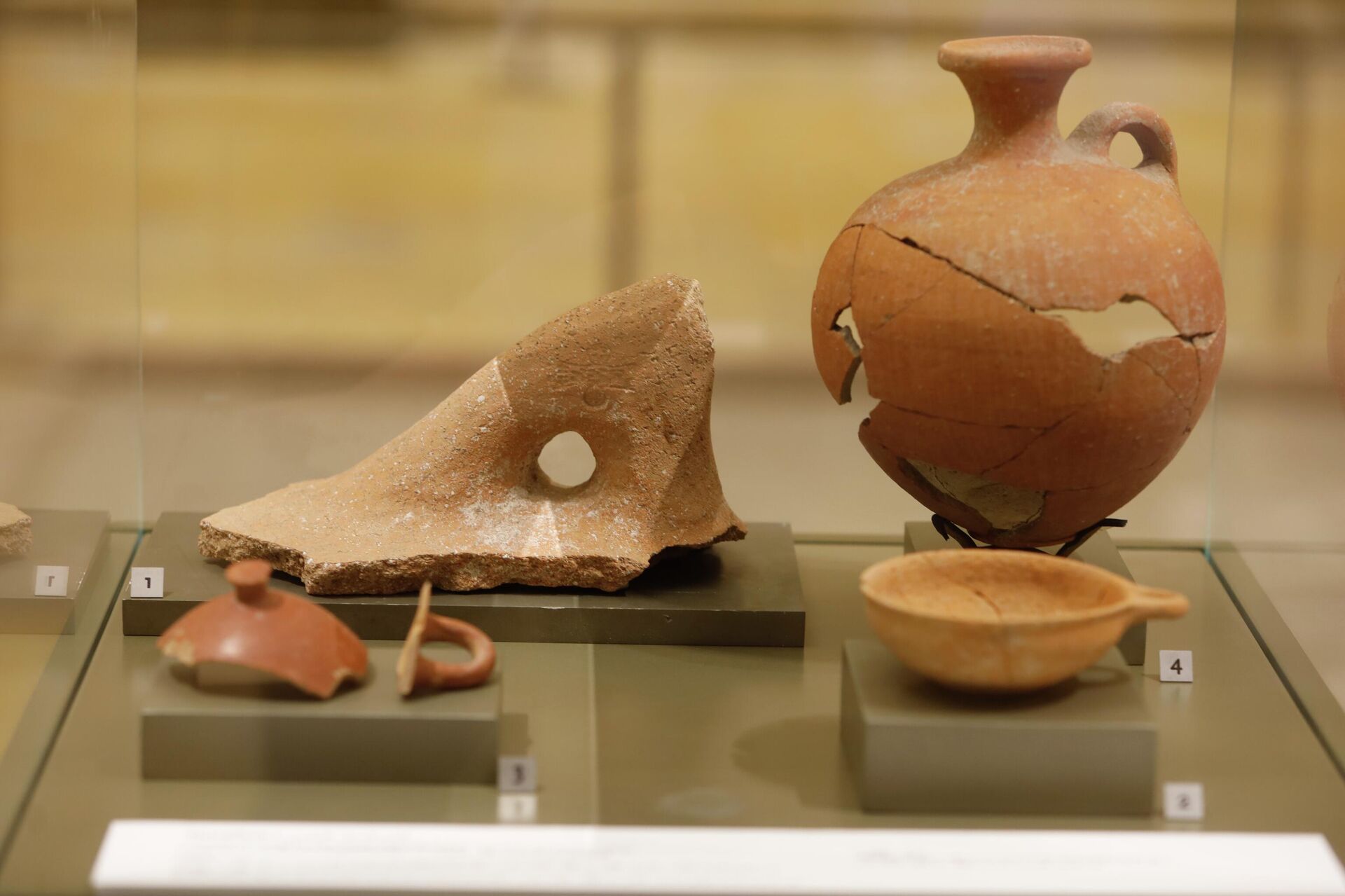 بيروت تعرض قطع أثرية جديدة في معرض يكشف تاريخ الساحل اللبناني - سبوتنيك عربي, 1920, 10.12.2025