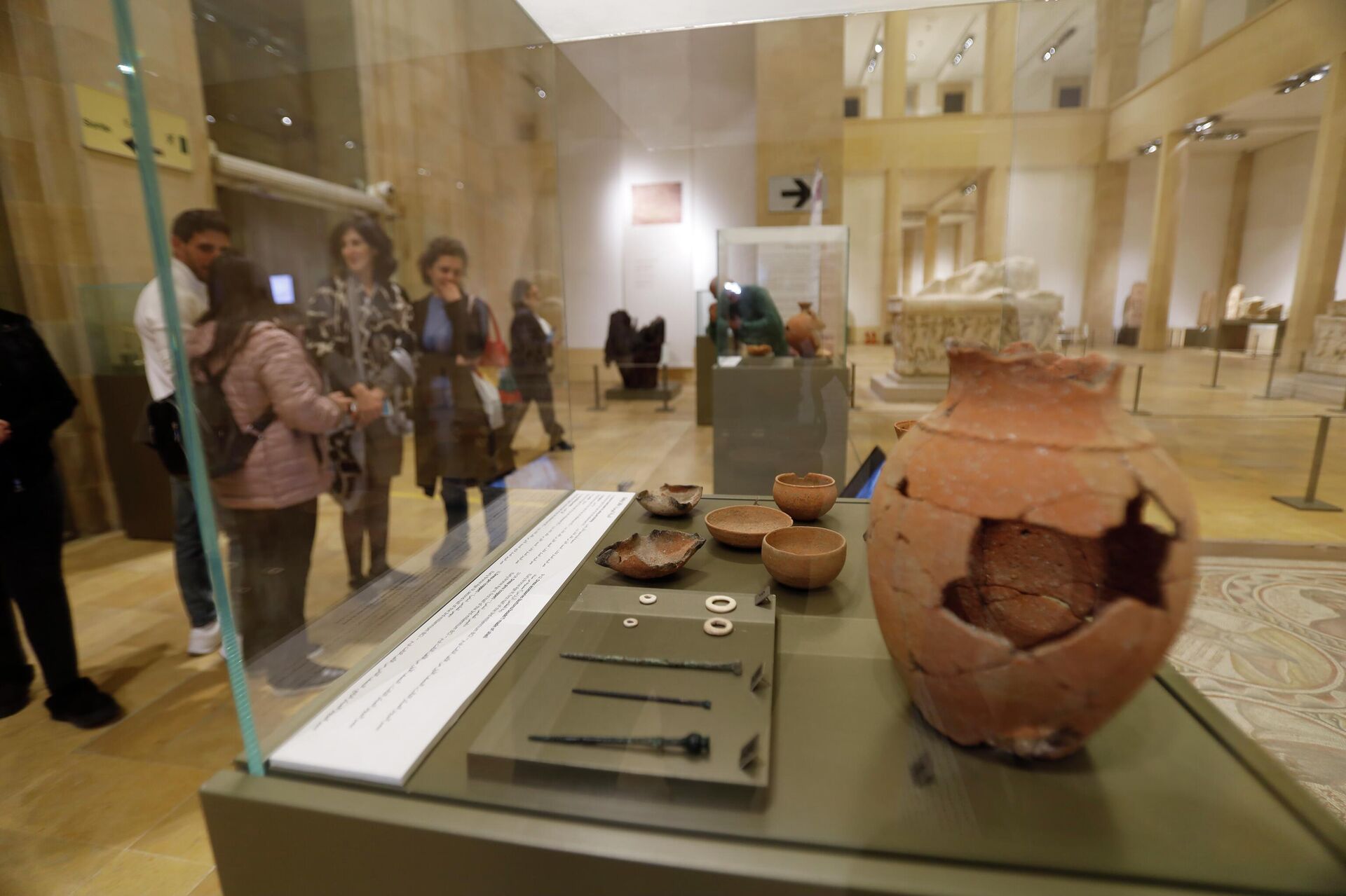 بيروت تعرض قطع أثرية جديدة في معرض يكشف تاريخ الساحل اللبناني - سبوتنيك عربي, 1920, 10.12.2025