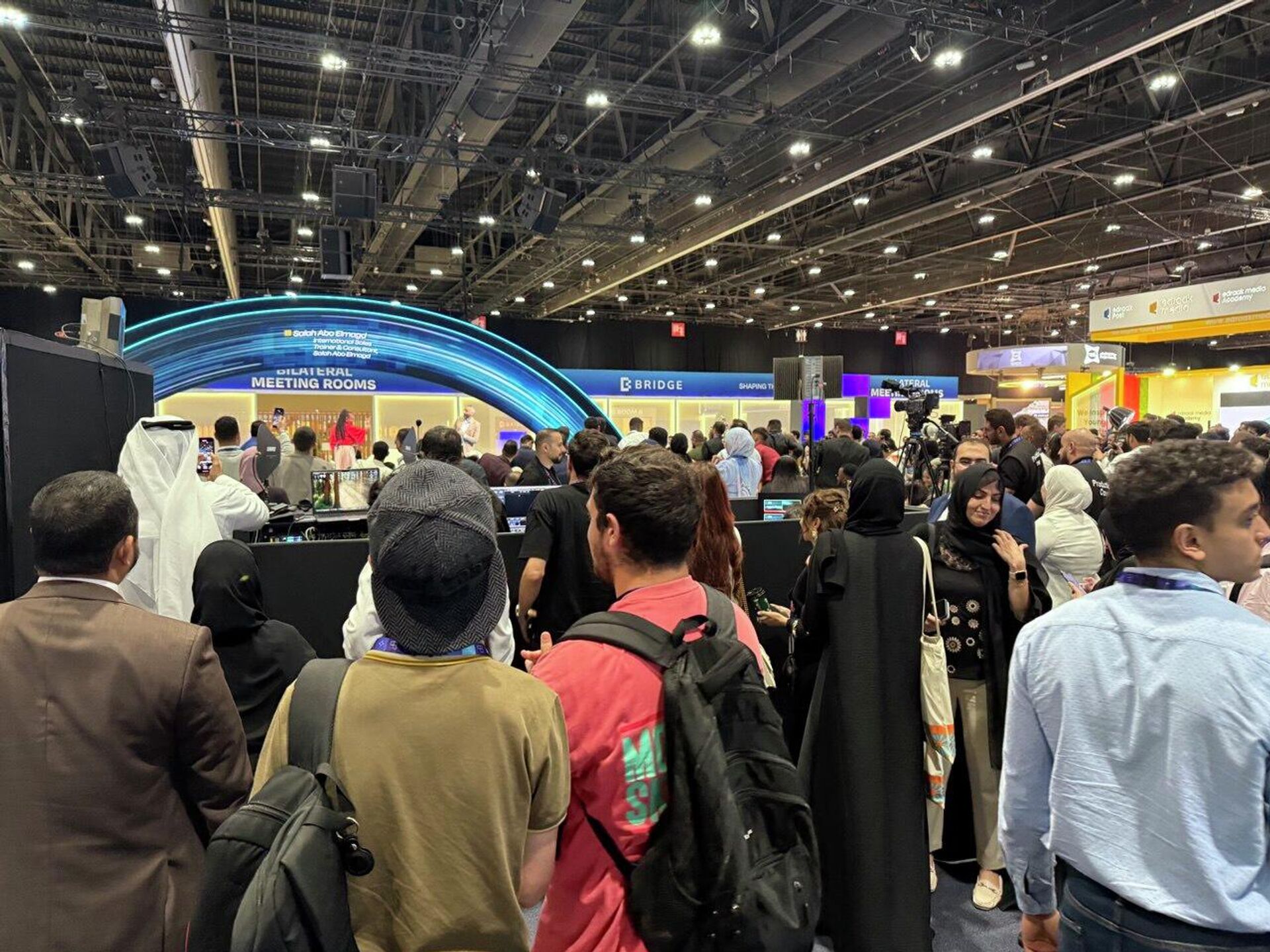 قمة بريدج في أبو ظبي قمة بريدج في أبو ظبي - سبوتنيك عربي, 1920, 10.12.2025