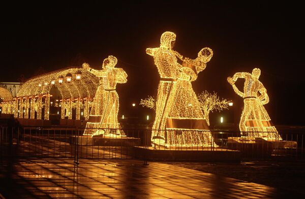 أضواء احتفالية على تلة بوكلونايا في موسكو. - سبوتنيك عربي