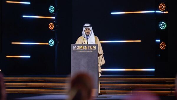 وزير السياحة السعودي، أحمد الخطيب، خلال مشاركته في مؤتمر التمويل التنموي المنعقد في السعودية، 11 ديسمبر/ كانون الأول 2025 - سبوتنيك عربي