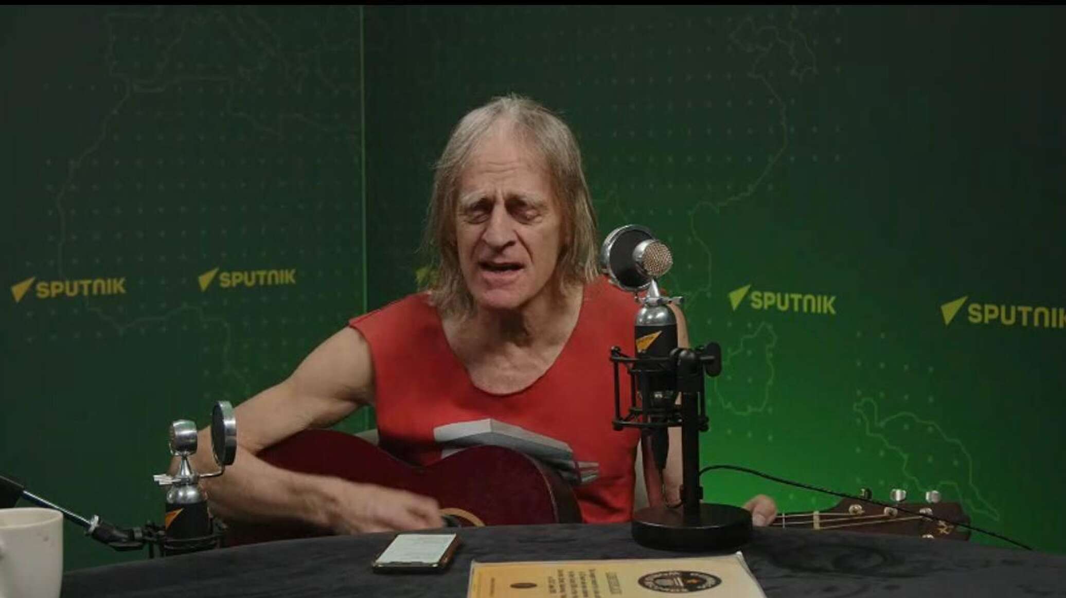 نجم الروك الأمريكي أليكس كارلين لـ"سبوتنيك": أشعر برابطة حقيقية تجاه روسيا