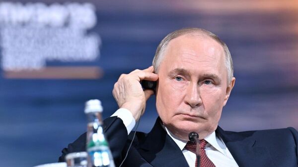 يعقد بوتين اجتماعات ثنائية مع قادة أجانب على هامش منتدى السلام والثقة الدولي في عشق آباد - سبوتنيك عربي