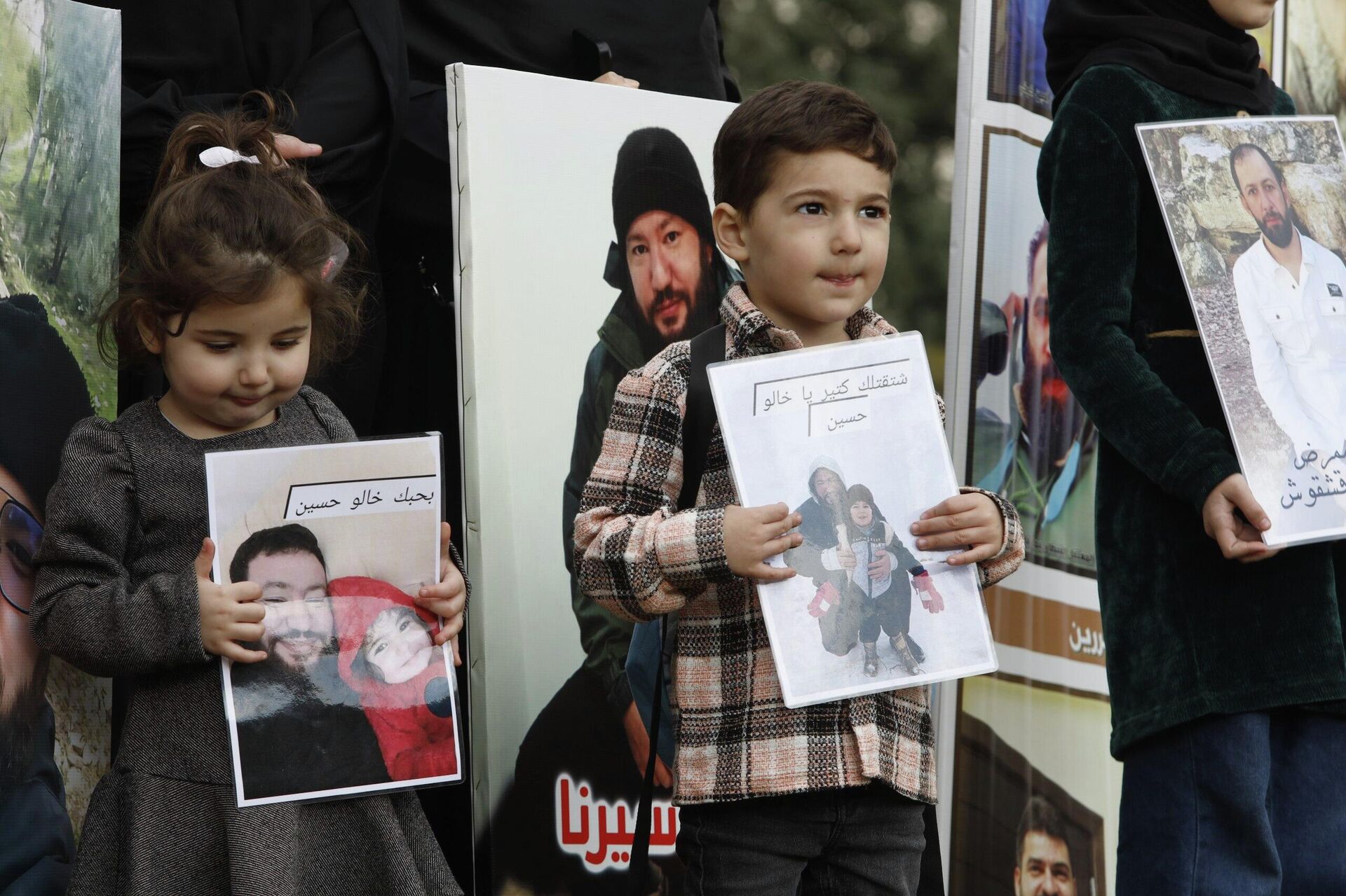 هيئة ممثلي الأسرى والمحررين بالتعاون مع أهالي الأسرى اللبنانيين في السجون الإسرائيلية تنظم اعتصامًا أمام مقر الأمم المتحدة (الإسكوا) في بيروت هيئة ممثلي الأسرى والمحررين بالتعاون مع أهالي الأسرى اللبنانيين في السجون الإسرائيلية تنظم اعتصامًا أمام مقر الأمم المتحدة (الإسكوا) في بيروت - سبوتنيك عربي, 1920, 12.12.2025