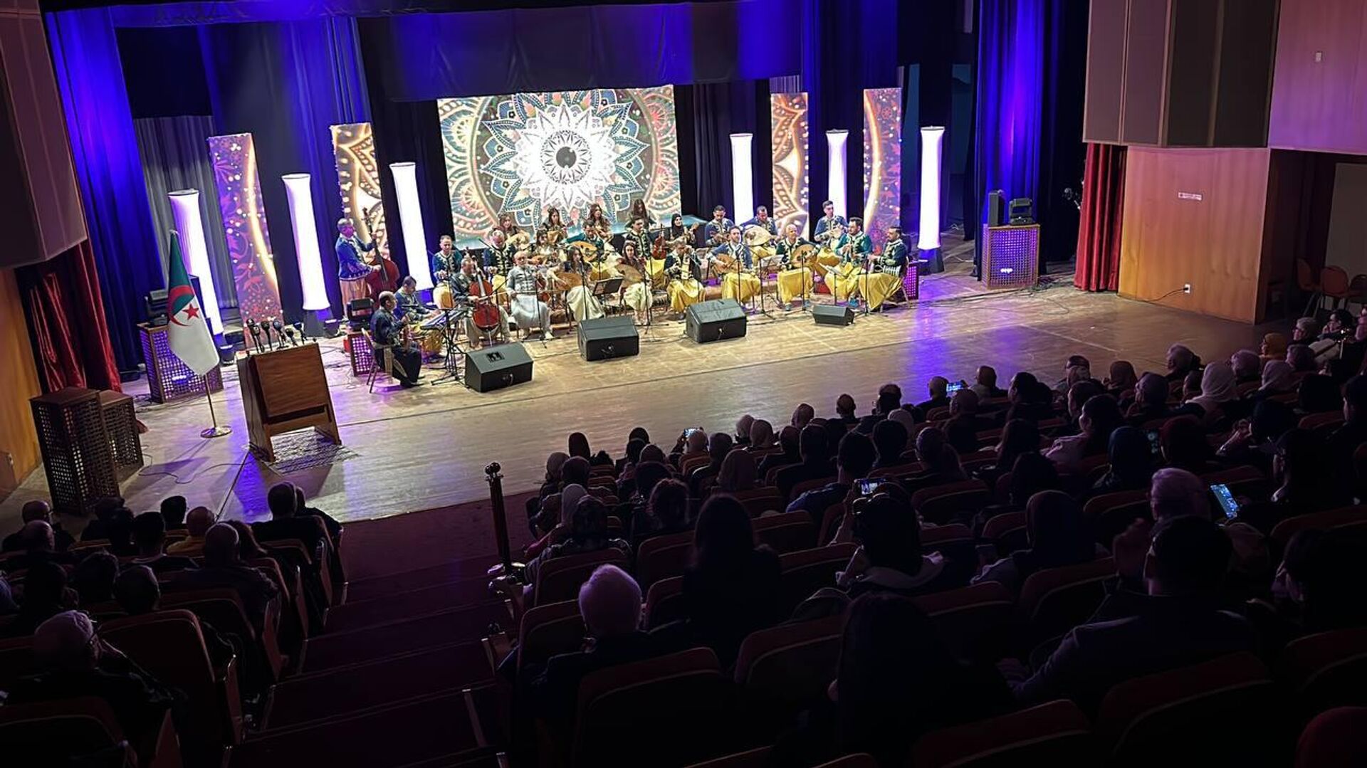 مهرجان الفن الأندلسي في الجزائر …تراث حيوي يأبى الاندثار - سبوتنيك عربي, 1920, 12.12.2025