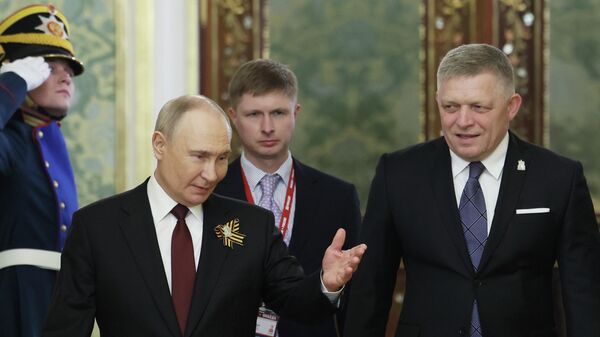 الرئيس الروسي فلاديمير بوتين ورئيس الوزراء السلوفاكي  - سبوتنيك عربي