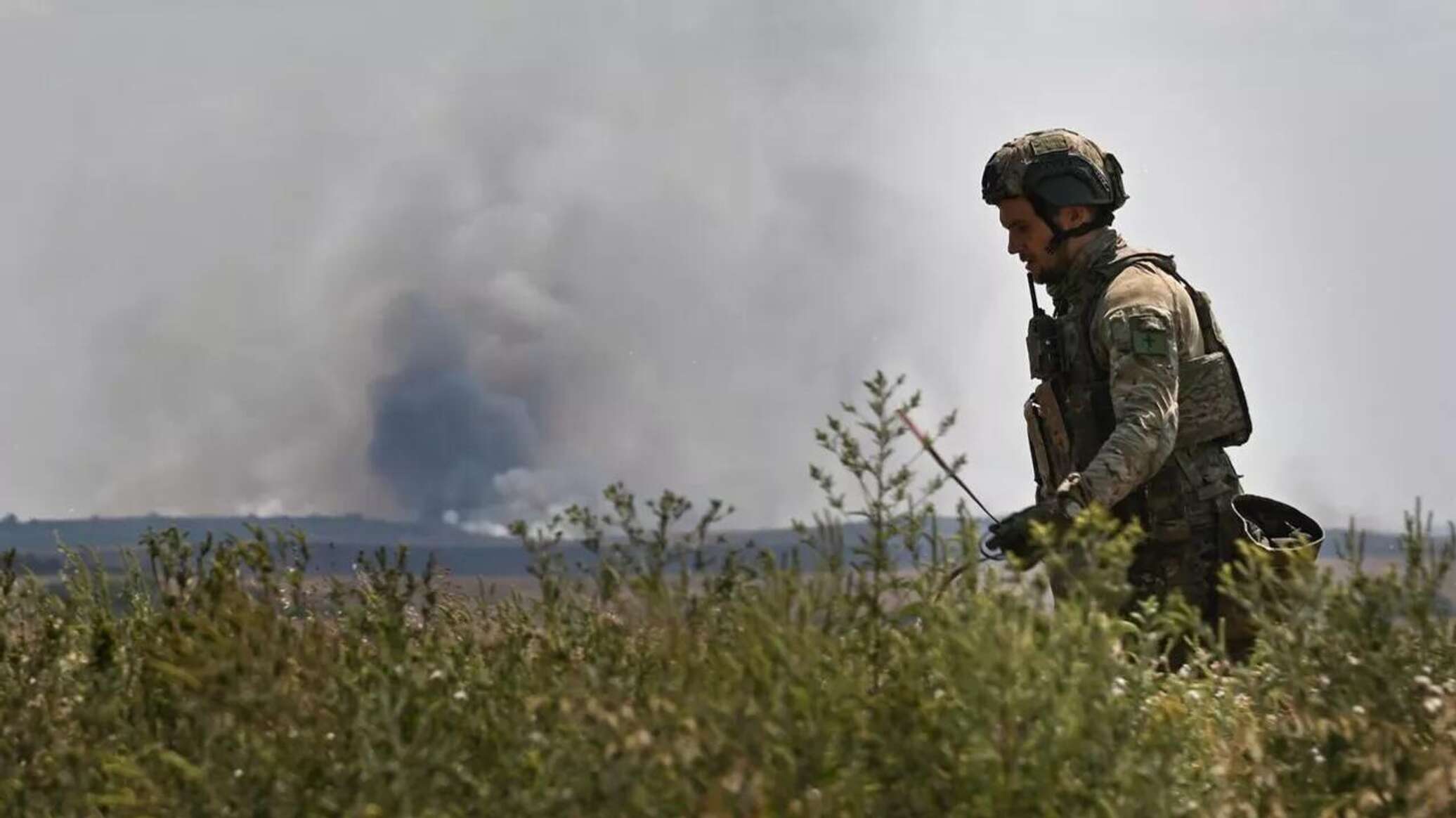 مقاتلون أوكرانيون سابقون يأسرون جنودا من الجيش الأوكراني قرب نوفوغردوفكا