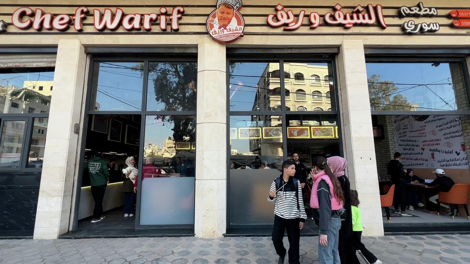 شيف سوري نقل المطبخ الحلبي إلى غزة ليزرع الأمل من بين الأنقاض  - سبوتنيك عربي, 1920, 16.12.2025