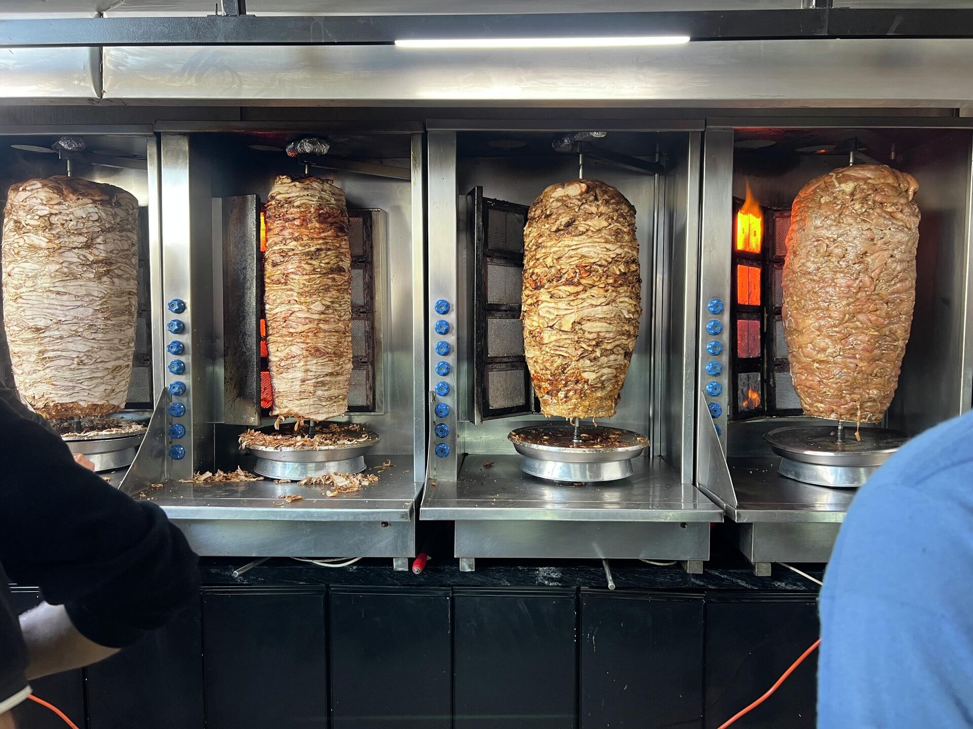 شيف سوري نقل المطبخ الحلبي إلى غزة ليزرع الأمل من بين الأنقاض  - سبوتنيك عربي, 1920, 16.12.2025