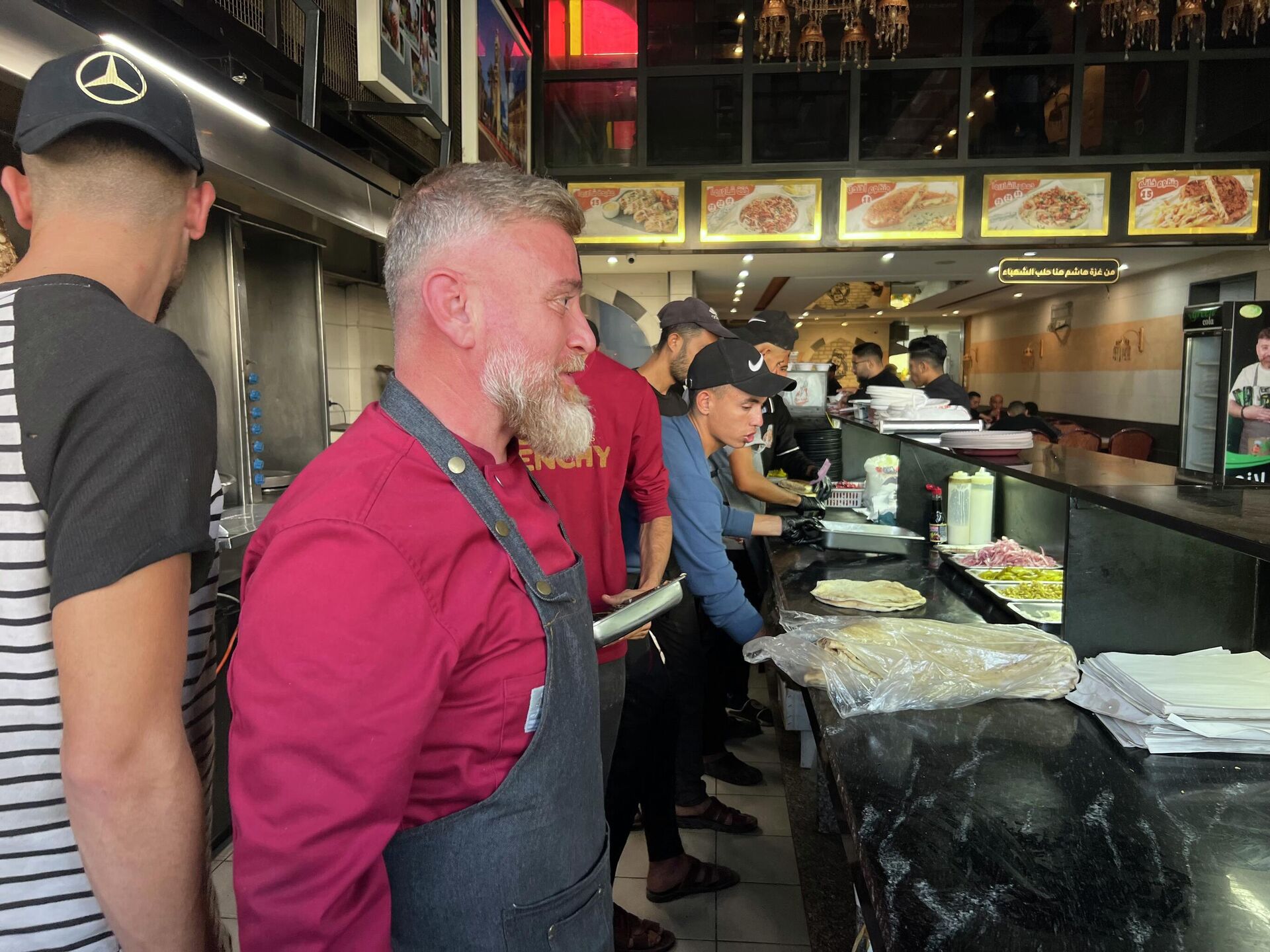 شيف سوري نقل المطبخ الحلبي إلى غزة ليزرع الأمل من بين الأنقاض  - سبوتنيك عربي, 1920, 16.12.2025