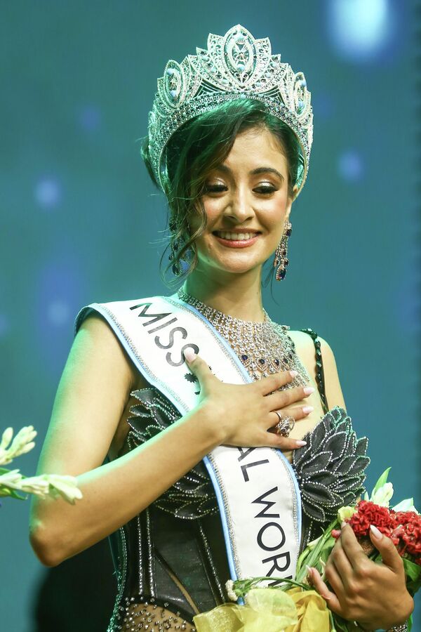 تتويج لونا لويتيل، بلقب ملكة جمال نيبال العالمية 2025، في نيبال - سبوتنيك عربي