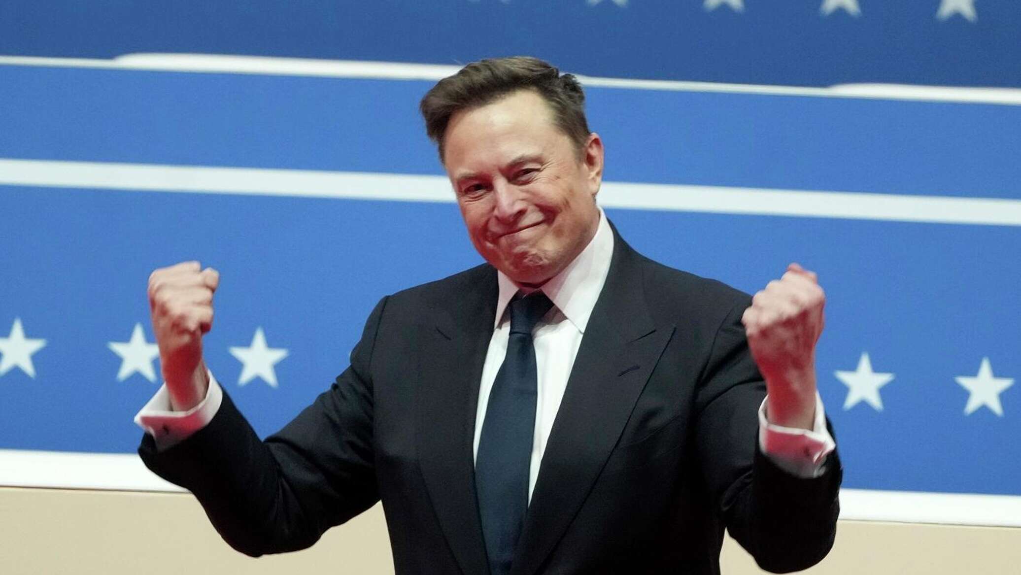 سجال لغوي بين خامنئي وإيلون ماسك على منصة "إكس"