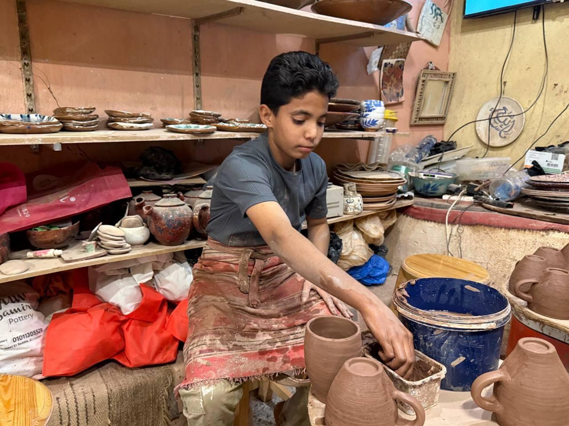 صناعة الفخار في قرية تونس  - سبوتنيك عربي, 1920, 16.12.2025