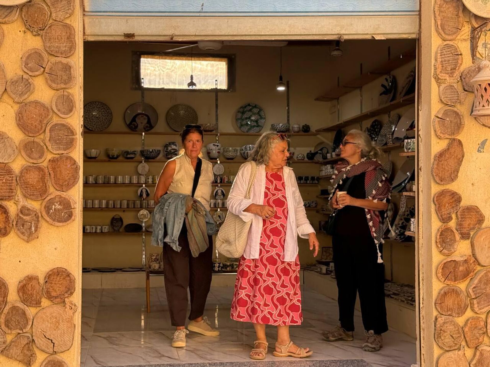 صناعة الفخار في قرية تونس  - سبوتنيك عربي, 1920, 16.12.2025