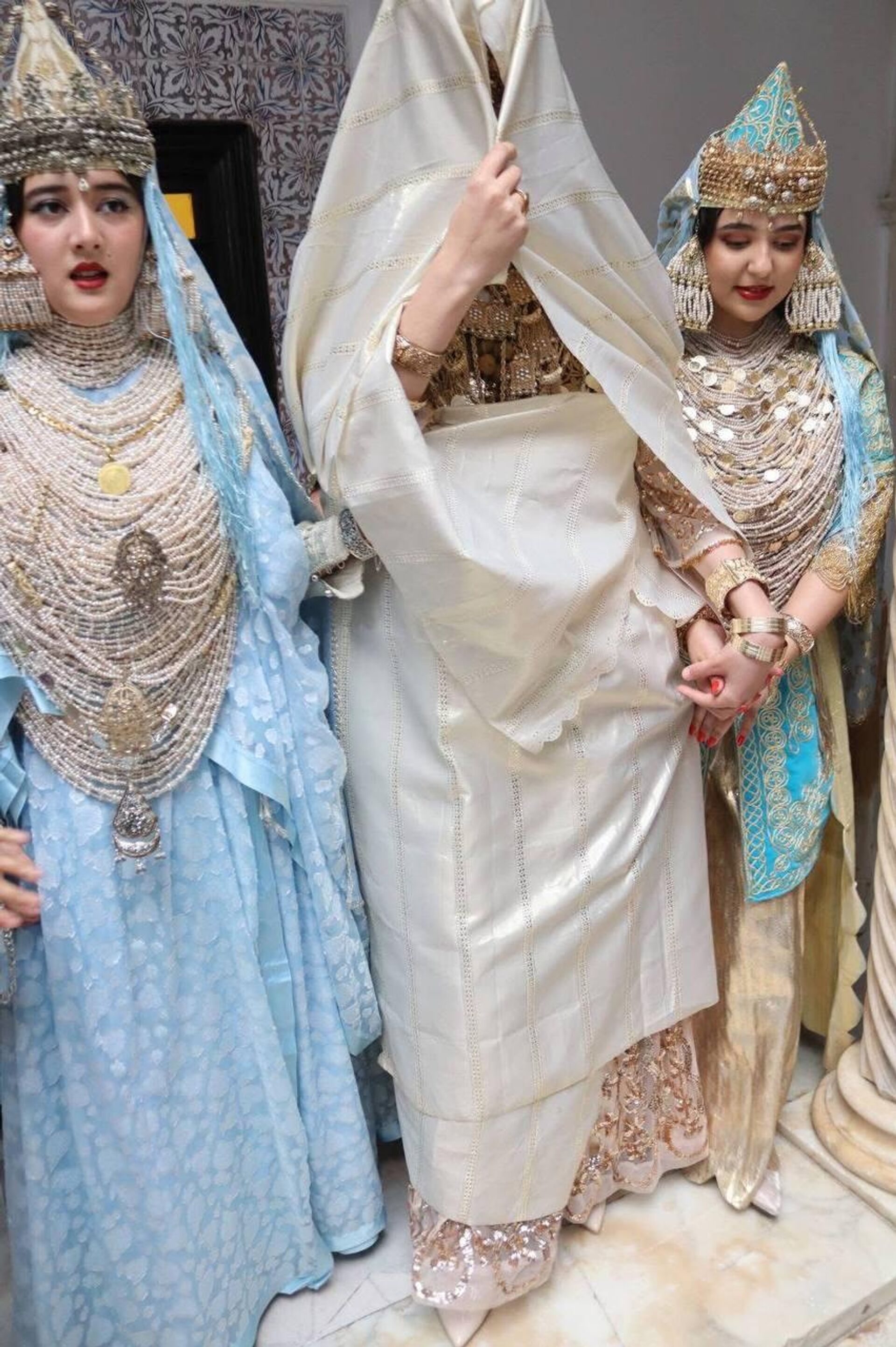 القفطان الجزائري - سبوتنيك عربي, 1920, 16.12.2025