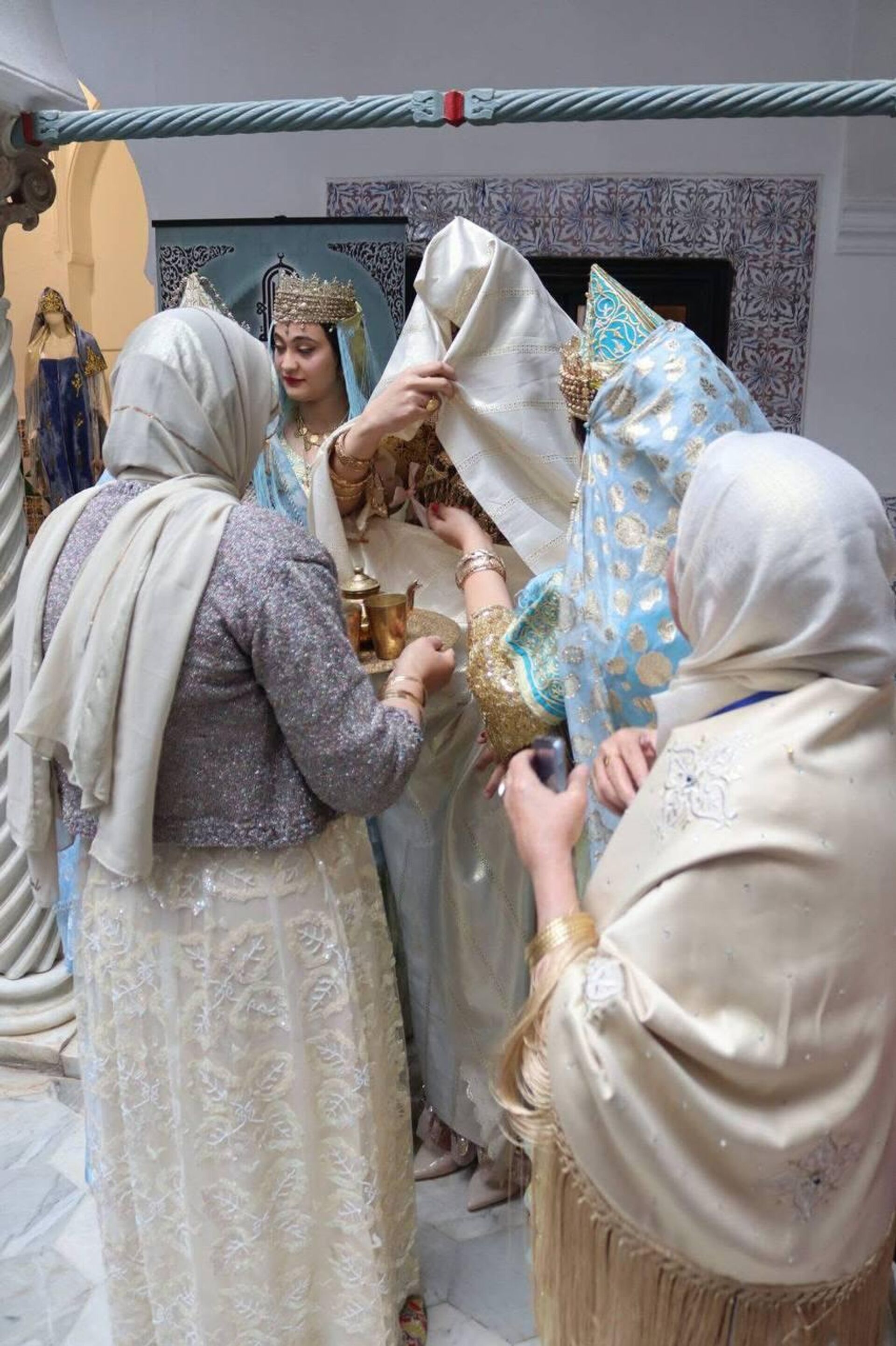 القفطان الجزائري - سبوتنيك عربي, 1920, 16.12.2025