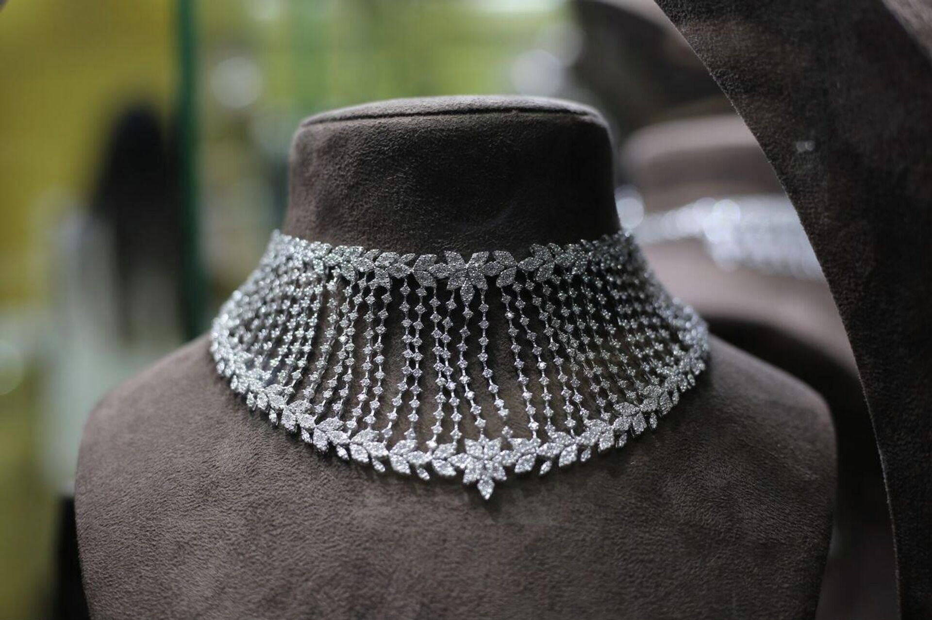 معرض دبي للذهب والمجوهرات - سبوتنيك عربي, 1920, 17.12.2025