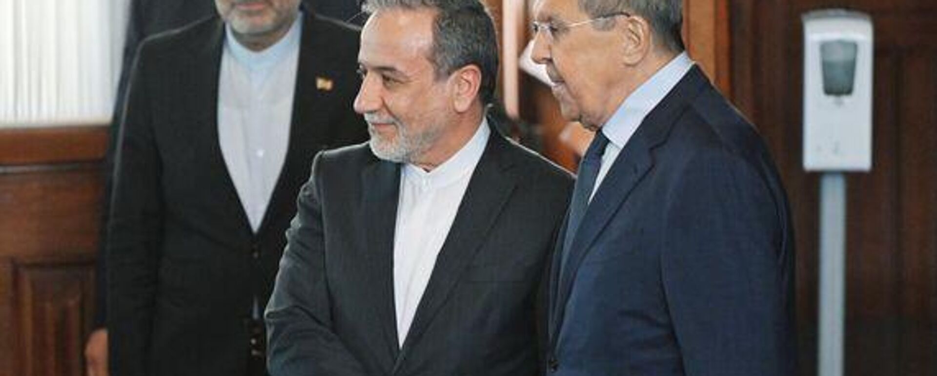 وزير الخارجية الإيراني عباس عراقجي في اجتماع مع نظيره الروسي سيرغي لافروف - سبوتنيك عربي, 1920, 18.02.2026