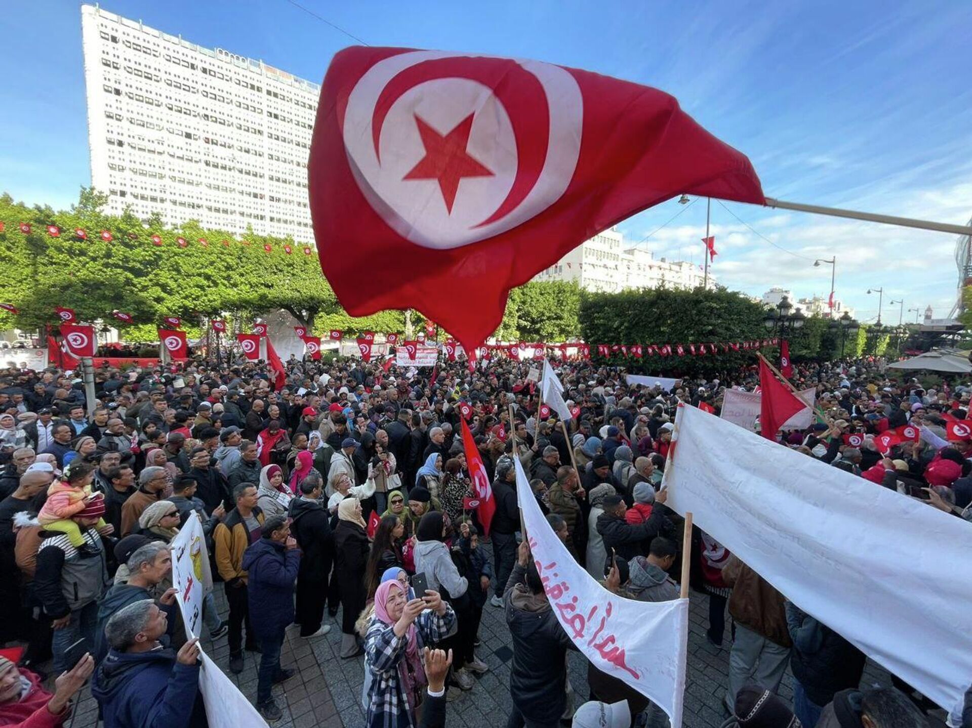 بعد 15 عاما على اندلاعها.. الثورة التونسية بين المنجز والمؤجل
 - سبوتنيك عربي, 1920, 17.12.2025