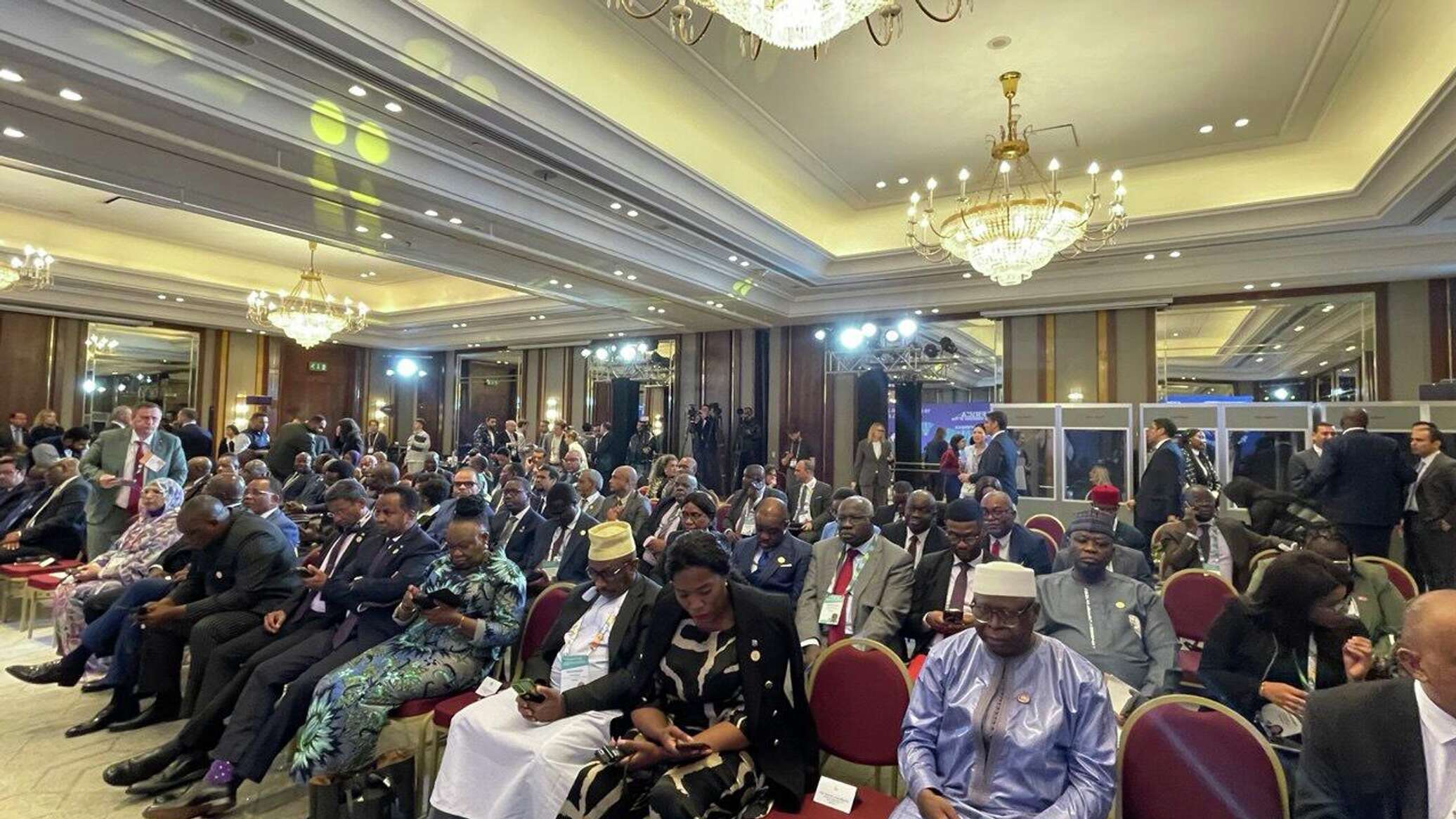 رئيس سيراليون: روسيا شريك رئيسي لدول غرب أفريقيا... ونسعى لتعزيز الشراكة في جميع المجالات