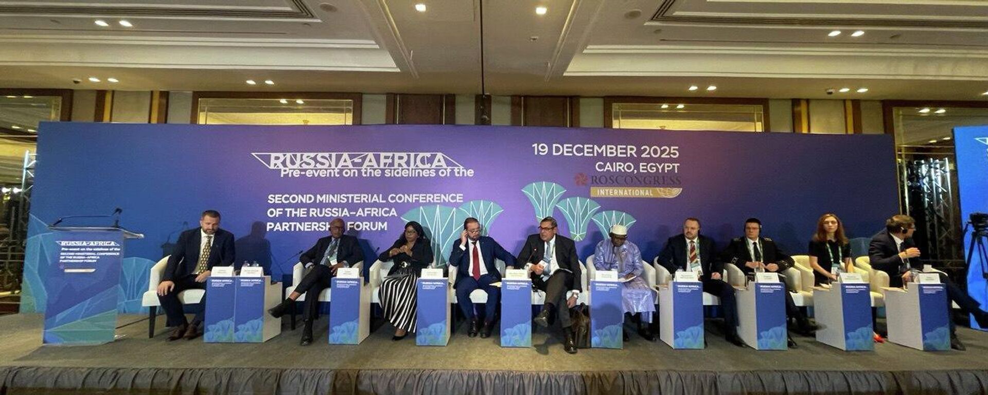 انطلاق جلسة تعزيز التعاون الثلاثي على هامش منتدى الشراكة الروسية المصرية في القاهرة، 19 ديسمبر/ كانون الأول 2025 - سبوتنيك عربي, 1920, 20.12.2025