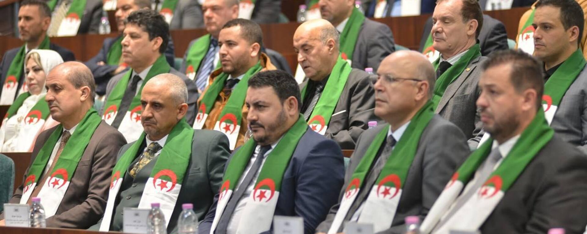 مشروع قانون تجريم الإستعمار ينزل البرلمان الجزائري 2025 مشروع قانون تجريم الإستعمار ينزل البرلمان الجزائري 2025 - سبوتنيك عربي, 1920, 25.12.2025