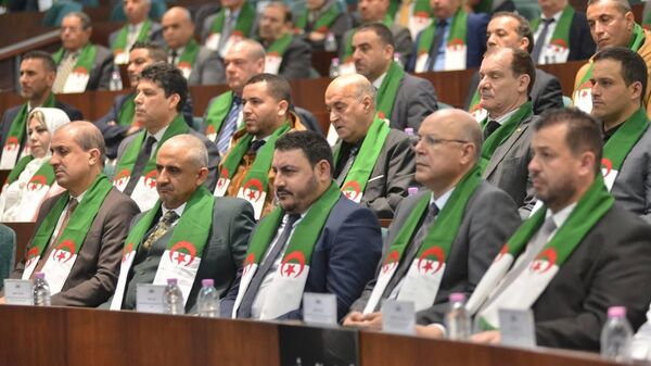 مشروع قانون تجريم الإستعمار ينزل البرلمان الجزائري 2025  - سبوتنيك عربي