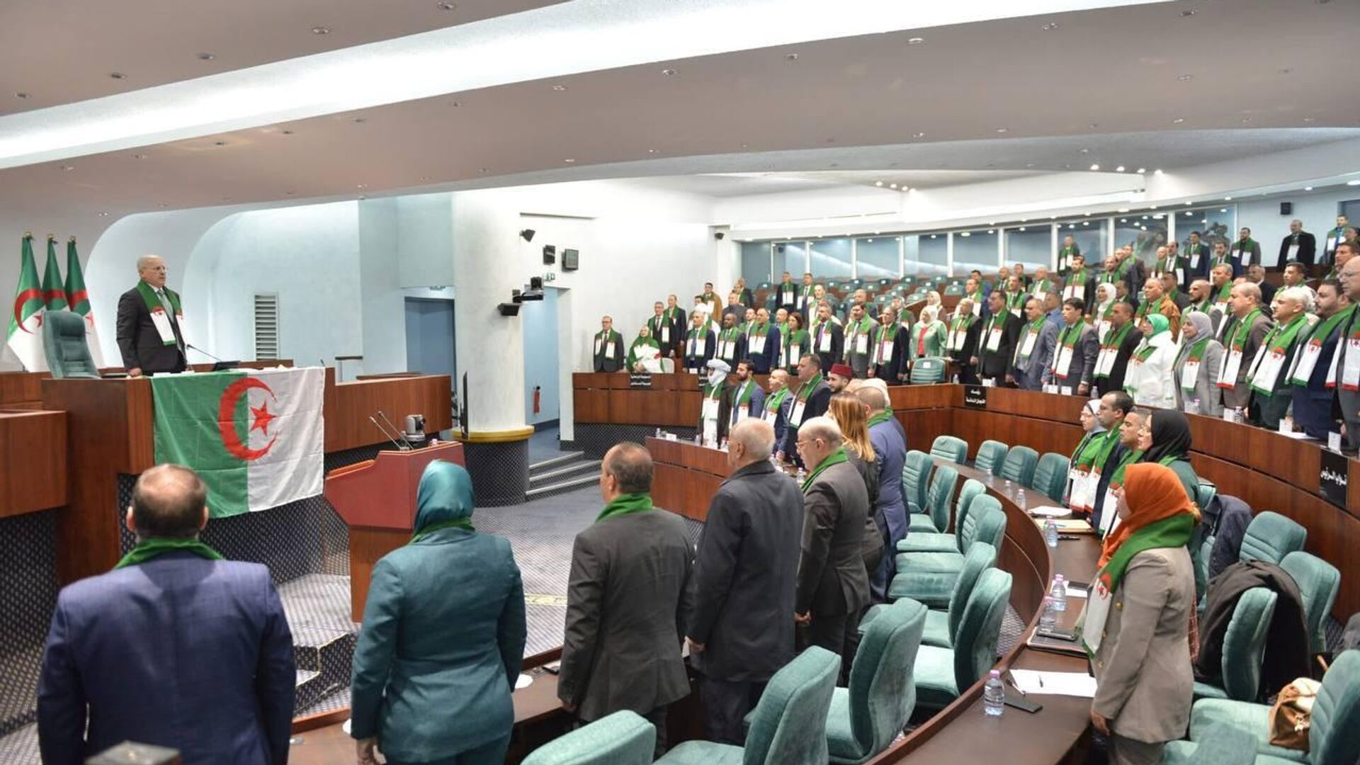 مشروع قانون تجريم الإستعمار ينزل البرلمان الجزائري 2025 مشروع قانون تجريم الإستعمار ينزل البرلمان الجزائري 2025 - سبوتنيك عربي, 1920, 20.12.2025