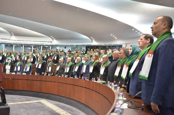 مشروع قانون تجريم الإستعمار ينزل البرلمان الجزائري 2025 مشروع قانون تجريم الإستعمار ينزل البرلمان الجزائري 2025 - سبوتنيك عربي