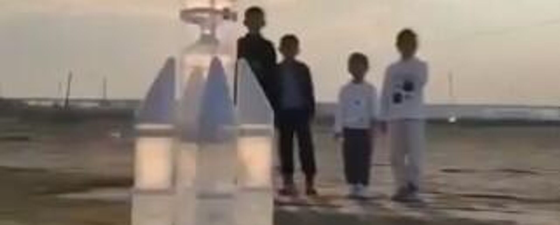 مدرس صيني يطلق صاروخا مائيا لإلهام طلابه مدرس صيني يطلق صاروخا مائيا لإلهام طلابه - سبوتنيك عربي, 1920, 24.12.2025