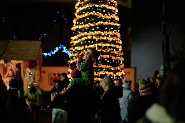 الاحتفال عشية عيد الميلاد في كنيسة القديس أنطوان، إسطنبول - سبوتنيك عربي