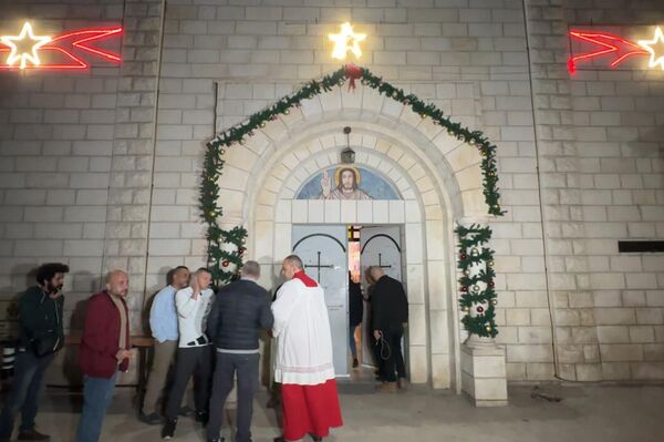 مسيحيو غزة يحيون الميلاد بعد عامين من الحرب - سبوتنيك عربي