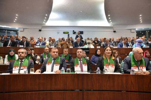 المجلس الشعبي الوطني في الجزائر يصادق على مقترح القانون الخاص بتجريم الاستعمار الفرنسي للبلاد ديسيمبر 2025 المجلس الشعبي الوطني في الجزائر يصادق على مقترح القانون الخاص بتجريم الاستعمار الفرنسي للبلاد ديسيمبر 2025 - سبوتنيك عربي