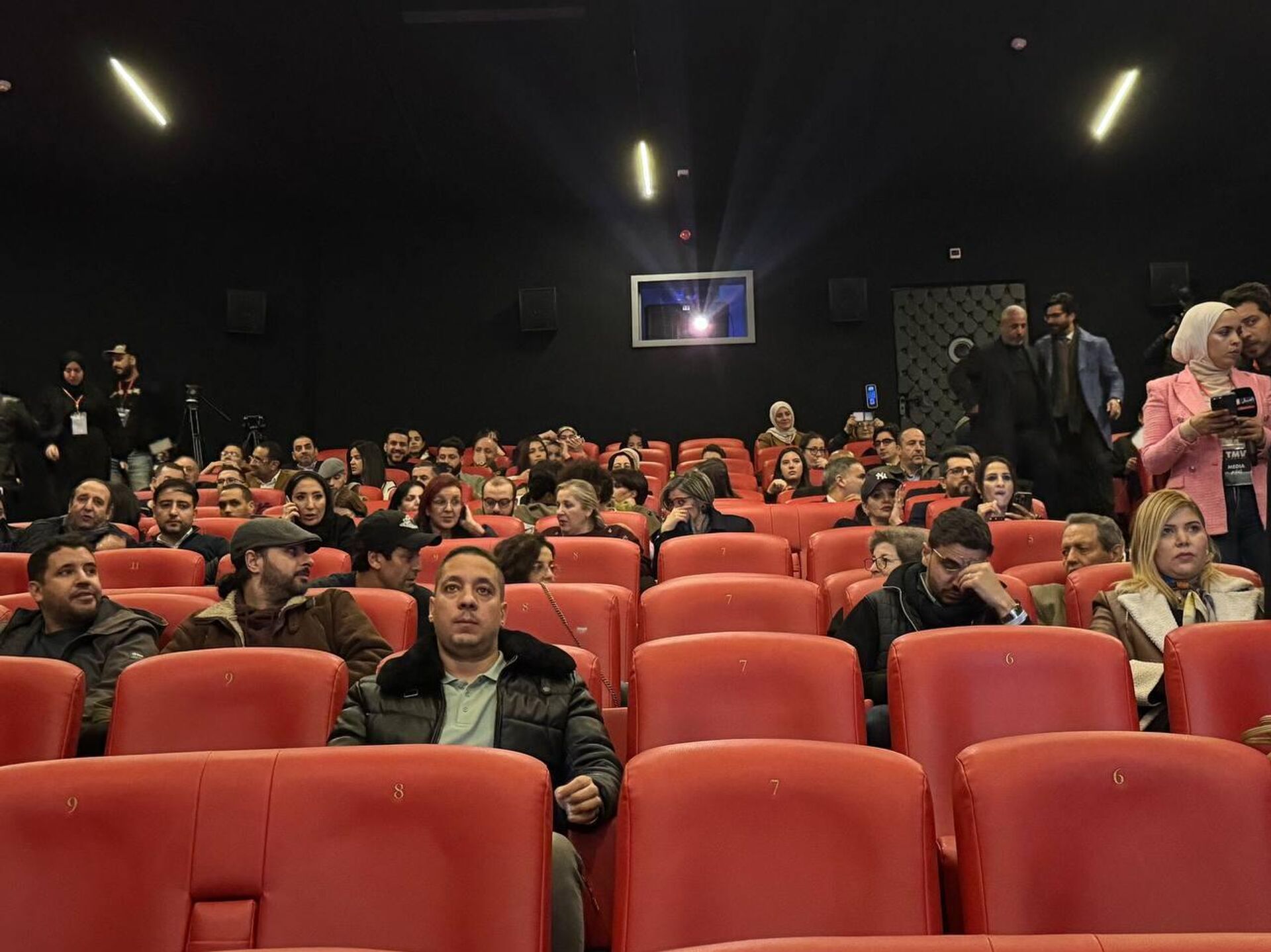 عرض الفيلم السينمائي الست الذي تناول قصة حياة كوكب الشرق أم كلثوم في الجزائر - سبوتنيك عربي, 1920, 25.12.2025