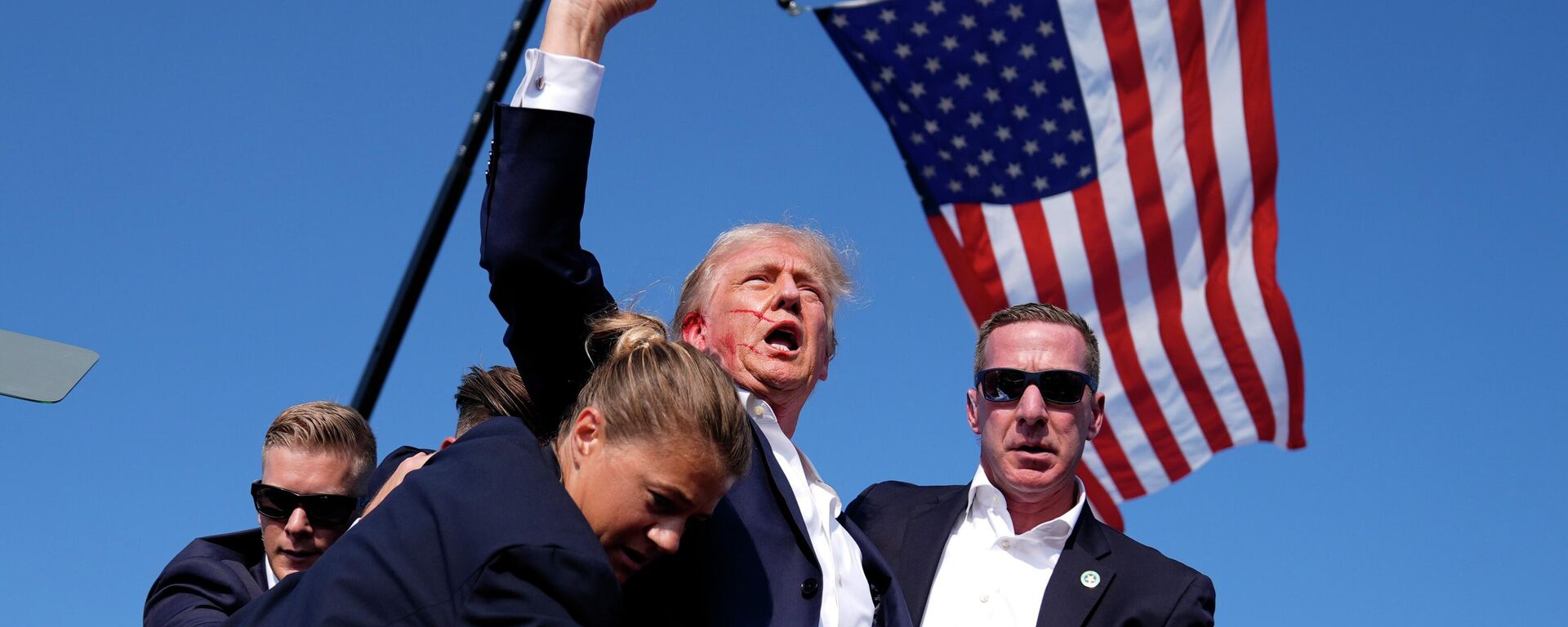 محاولة اغتيال ترامب الأولى خلال خطاب حملته في بنسلفانيا في 13 يوليو 2024 - سبوتنيك عربي, 1920, 01.01.2026